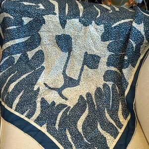 Anne Klein Blue and White Lion Design Scarf